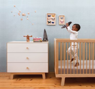 Kommode Oeuf Sparrow Birke im Babyzimmer